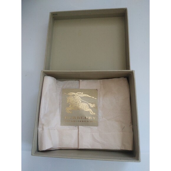 Authentic Burberry Gold Embossed Logo Gift Box 5.25”x 4.75” - Picture 3 of 3